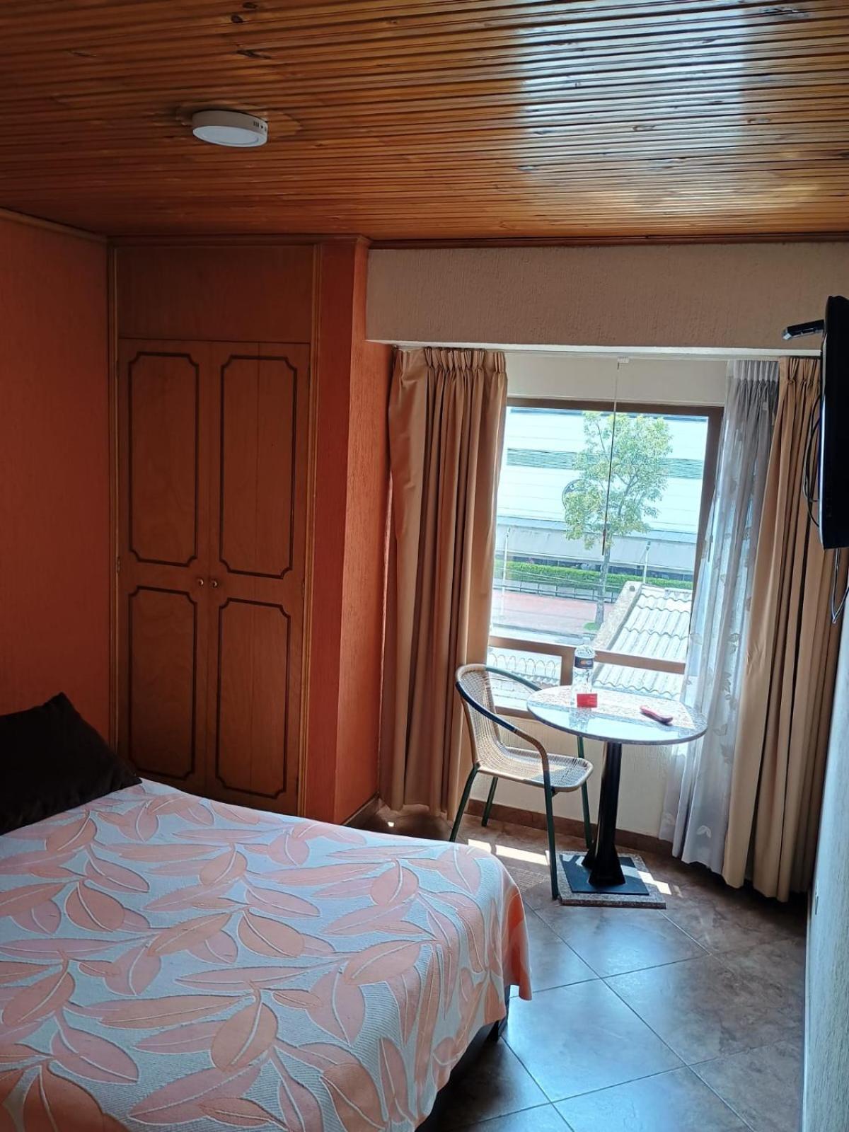 Hoteles Bogota Inn Galerias Экстерьер фото